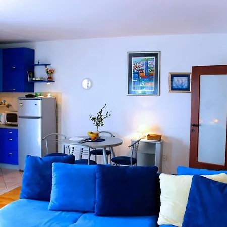 Suncana Obala - Sunny Coast - 5 Min Walk To The Apartament Novi Vinodolski